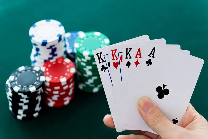 Instruções para jogar jogo de cartas online no PC