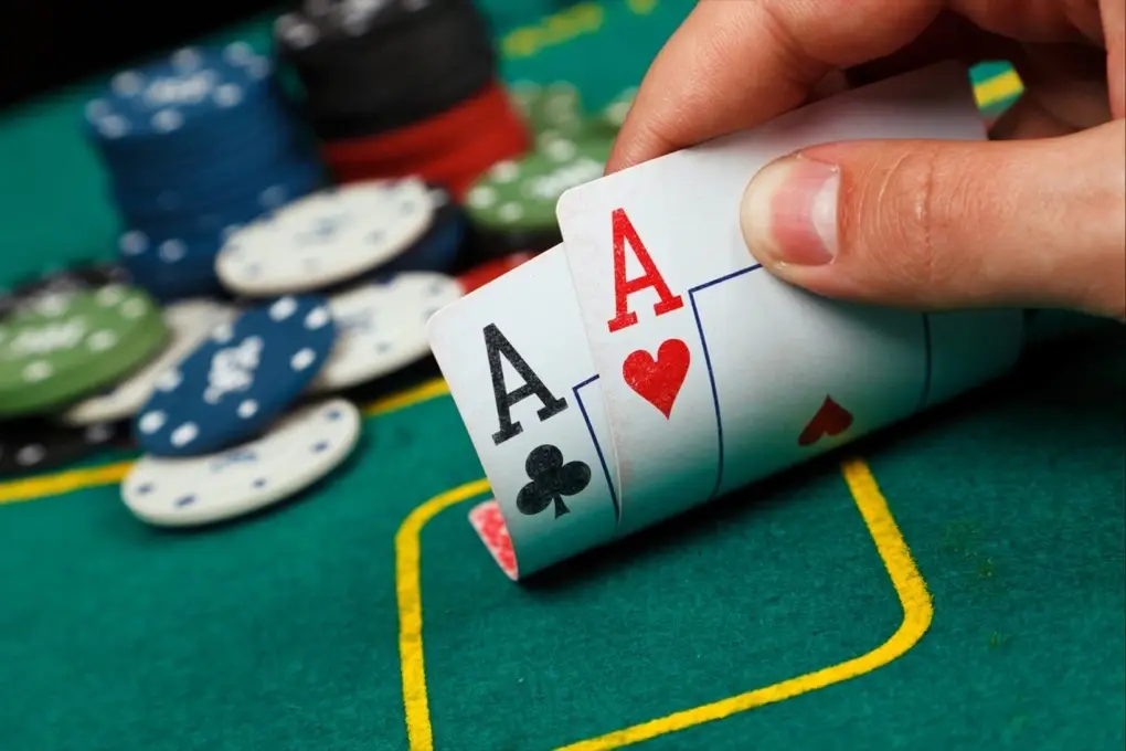 As regras do jogo de Poker 811Bet são bem simples